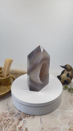 Agate Crystal Tower Lilac, Grey tones with Druzy